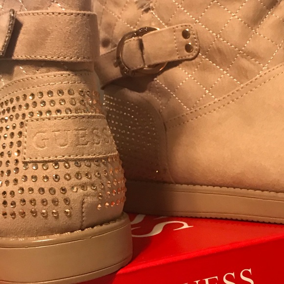 Meet your Posher, Yolanda - Picture 1 of 1